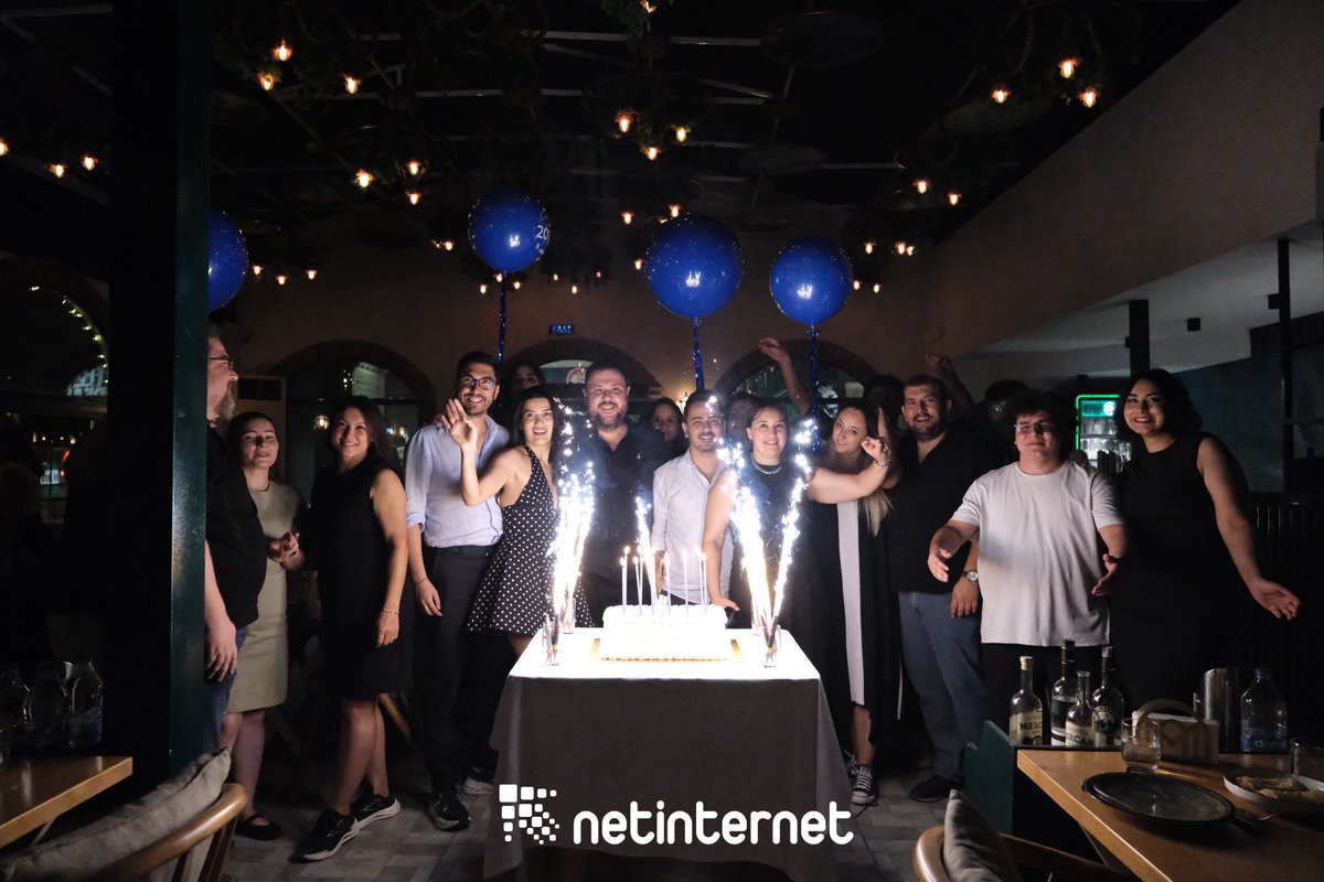 Netinternet's tweet photo. Bugün, yıllar önce kurduğumuz bir hayalin 20. yılındayız. 🎉

Yirmi yılda çok şey değişti; değişmeyen tek şey birbirimize duyduğumuz güven oldu.

Emeği geçen tüm ekip arkadaşlarımıza ve bize güvenen müşterilerimize teşekkür ederiz.

Nice yirmi yıllara. 💙
#Netinternet #20Yıl https://t.co/cr8zQ1oCg1