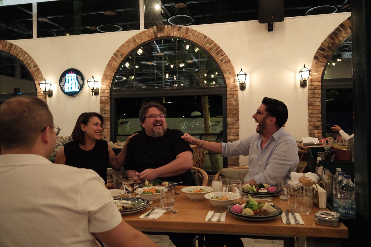 Netinternet's tweet photo. Bugün, yıllar önce kurduğumuz bir hayalin 20. yılındayız. 🎉

Yirmi yılda çok şey değişti; değişmeyen tek şey birbirimize duyduğumuz güven oldu.

Emeği geçen tüm ekip arkadaşlarımıza ve bize güvenen müşterilerimize teşekkür ederiz.

Nice yirmi yıllara. 💙
#Netinternet #20Yıl https://t.co/cr8zQ1oCg1