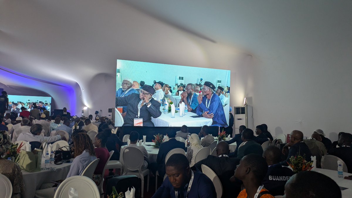 MasroorCentre's tweet photo. "Helping one human being is helping the humanity"
The Pakistani ambassador to Cote d'ivoire commended the efforts of #HumanityFirst in bringing quality healthcare to the people in West Africa.
#MCH_Inauguration https://t.co/EsOL9NqHxX