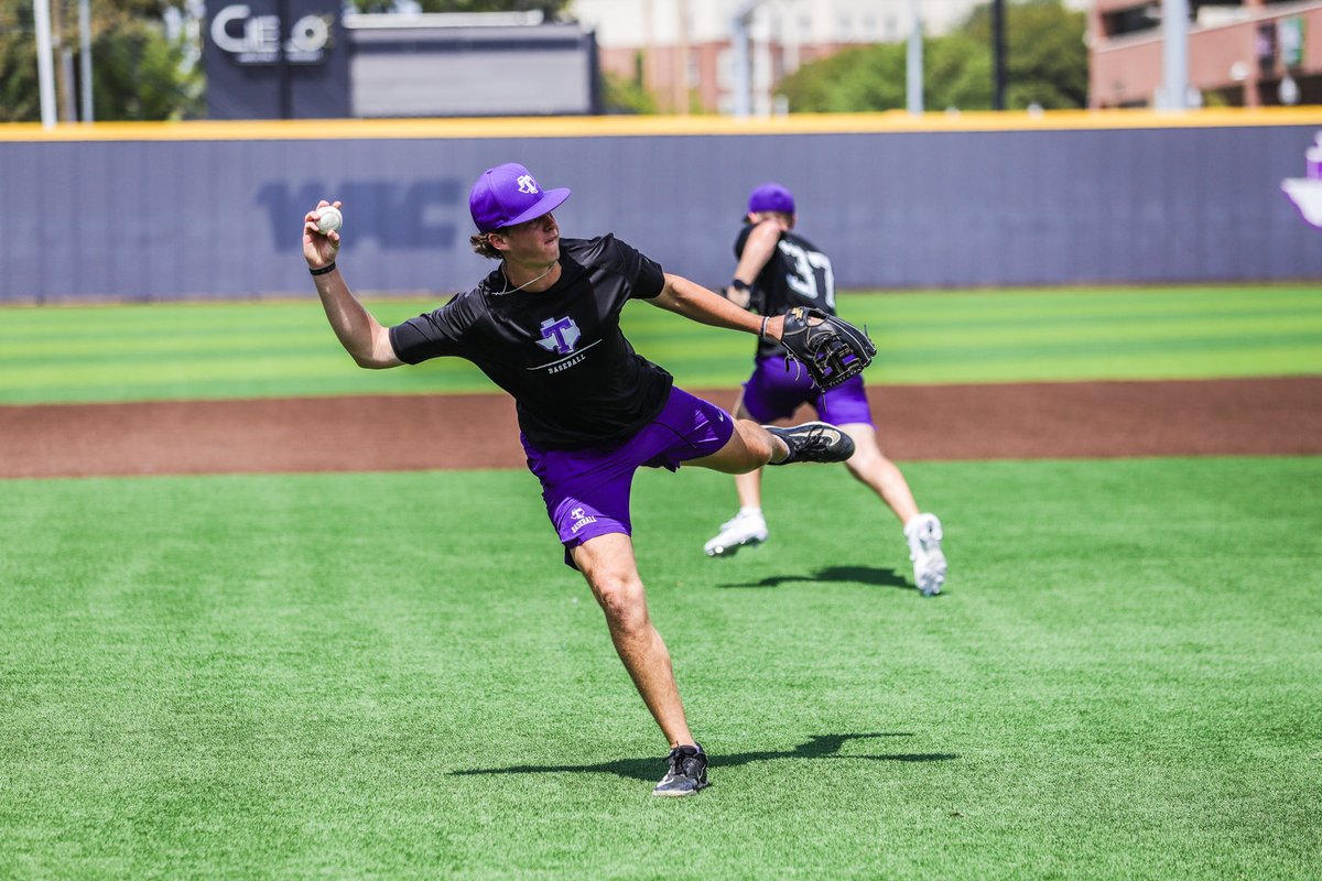 TarletonBase's tweet photo. Back to work 😎 https://t.co/J6lJ00d8CB
