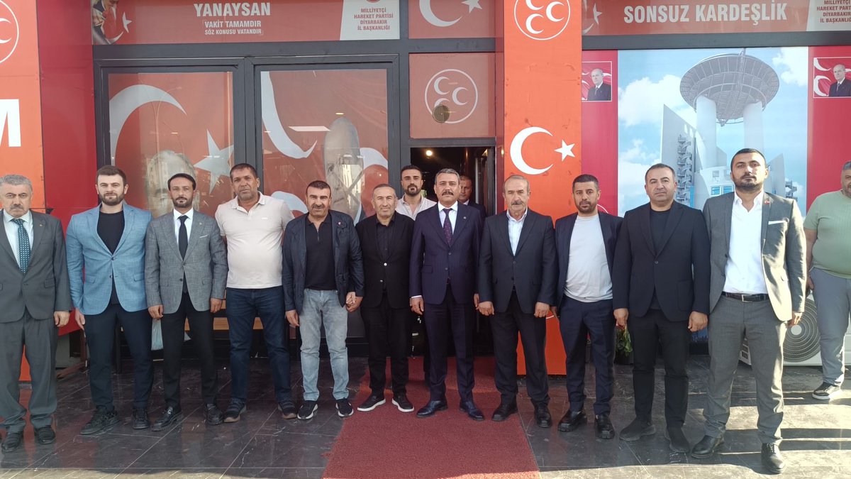 MHPDYARBAK7n's tweet photo. Diyarbakırspor 1968 Kulübü başkanı ve iş insanı Sayın Bedirhan Akyol, İl Başkanımız Sayın Hasan Özcoşkun’u ziyaret ederek forma hediye etti. Kendisine nazik ziyareti ve hediyesi için teşekkür ederiz.
@dbdevletbahceli @MHP_Bilgi @HsnozcoskunMHP https://t.co/grQ1fcFiGa