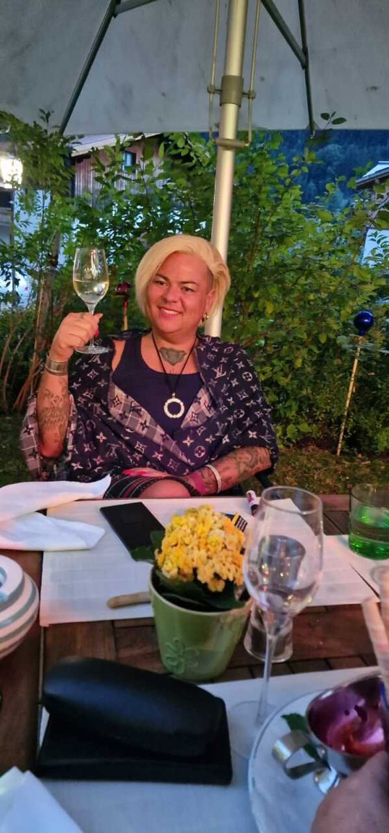 world_of_romy's tweet photo. Einblicke in meine Welt. 📸 Neue Orte entdecken, das perfekte Kleid anprobieren und bei ein paar Austern das Leben feiern. Ich liebe es einfach, all diese Erinnerungen zu sammeln. Was ist euer absoluter Lieblingsmoment im Urlaub? ✨

#PhotoDump ​#LifeLately ​#TravelDiary
​#Wanderlust
​#TravelMoments
​#ExploreTheWorld
​#Trans #transgender