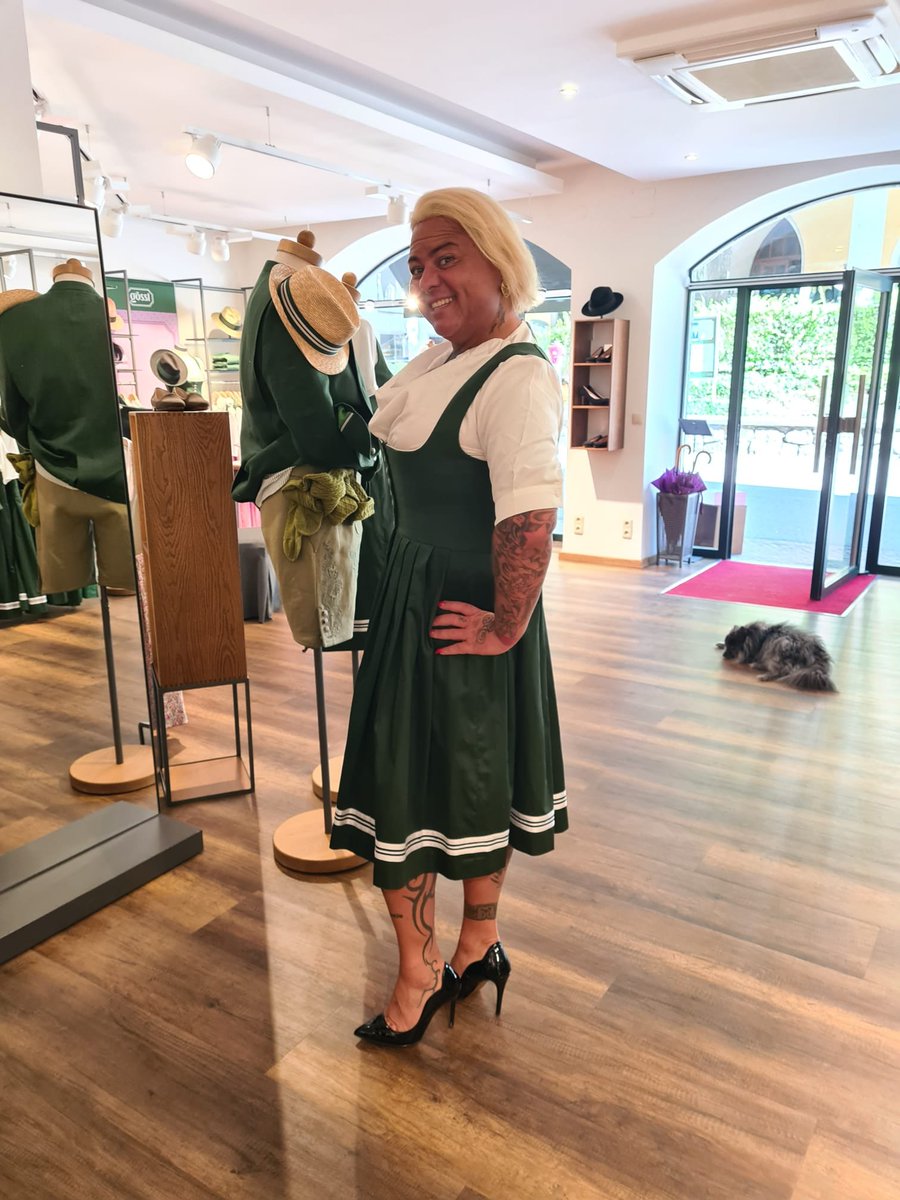 world_of_romy's tweet photo. Einblicke in meine Welt. 📸 Neue Orte entdecken, das perfekte Kleid anprobieren und bei ein paar Austern das Leben feiern. Ich liebe es einfach, all diese Erinnerungen zu sammeln. Was ist euer absoluter Lieblingsmoment im Urlaub? ✨

#PhotoDump ​#LifeLately ​#TravelDiary
​#Wanderlust
​#TravelMoments
​#ExploreTheWorld
​#Trans #transgender