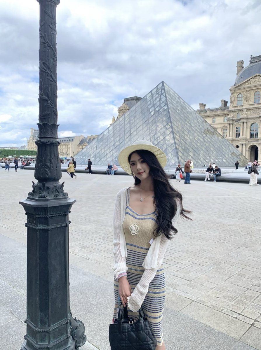 Yui_xauusd's tweet photo. フランス・パリ：ルーヴル美術館〜オランジュリー美術館〜オルセー美術館、後戻りしないルート。これを投稿したのは、もっと多くの人が仕事に疲れきらず、自分の旅程を計画する時間を持てるように願っているからです。いつか一緒に旅行できることを願っています！！

#パリ旅行 #ルーヴル美術館 https://t.co/k1yGWlhzhH