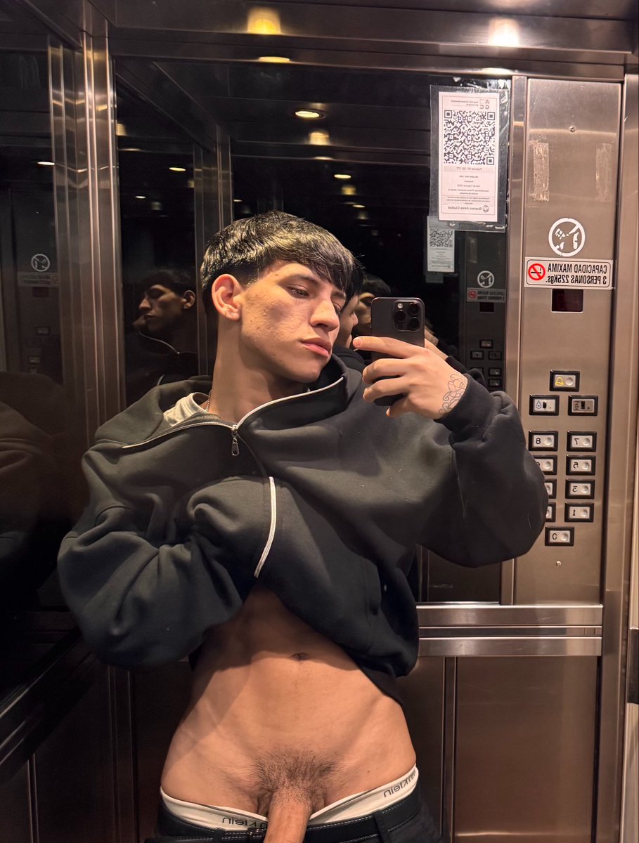 leonnabraham1's tweet photo. si este ascensor hablara 🫣🥵 https://t.co/O4bMoftnNA