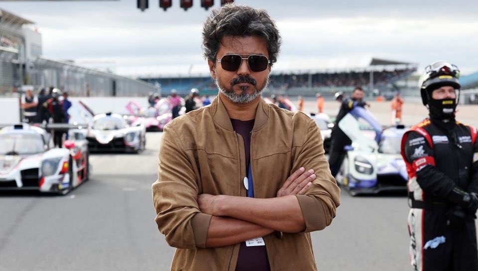 dp_karthik's tweet photo. ADICHADHU YARU 😎 https://t.co/ot8L8aWTC7