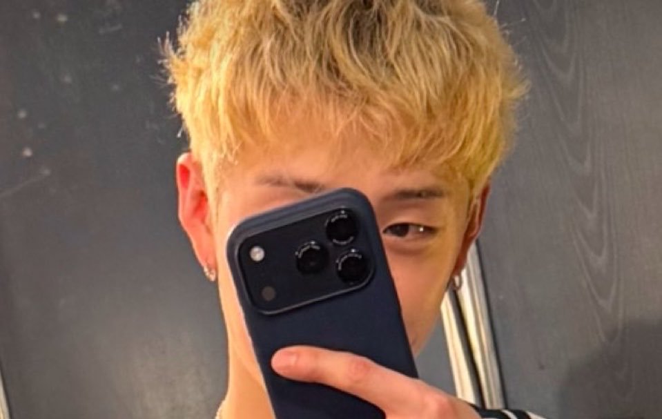hyunlixbb's tweet photo. que foto linda, amei bang chan https://t.co/4NsNkGzXCU