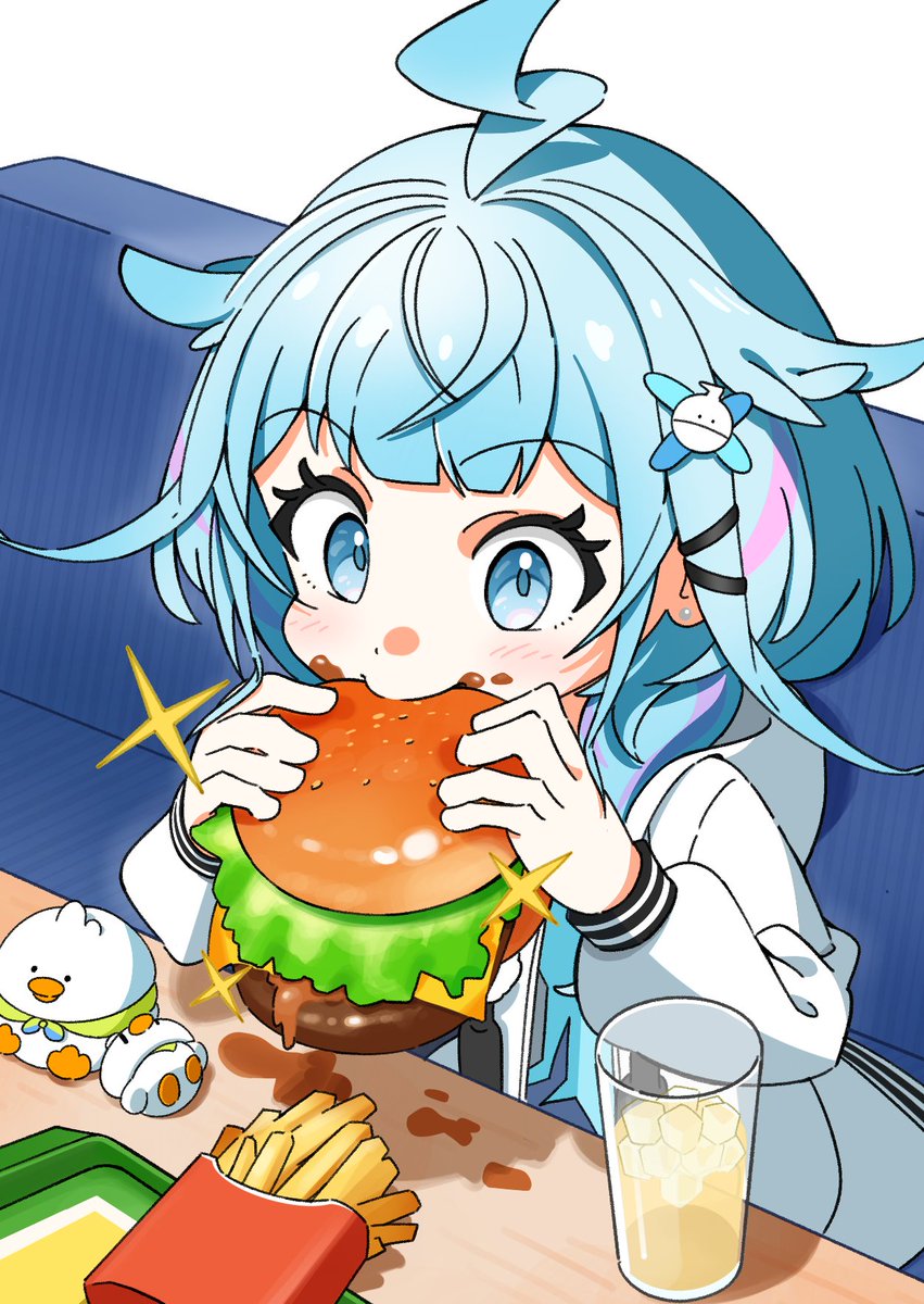 sumiiisu2324's tweet photo. バーガーたべるの苦手なすうちゃん🍔
#すくすく枢 https://t.co/nzzqEVvZcH