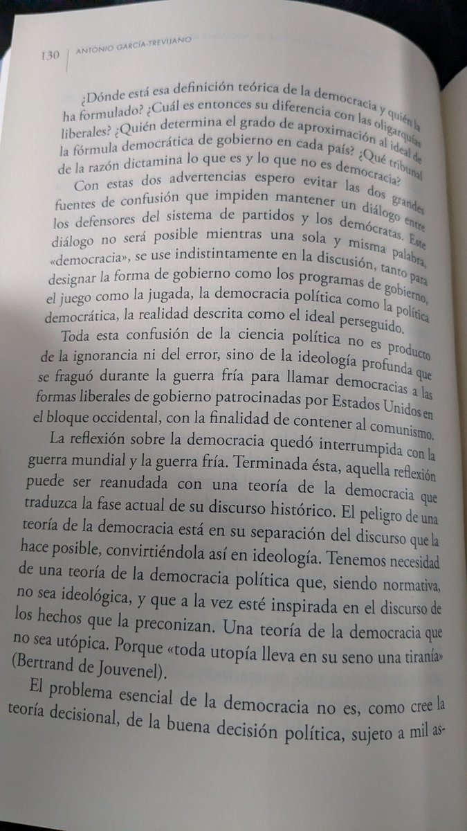 Alvaro_RHCP's tweet photo. Armesilla me parece un hombre honesto e inteligente, y además simpatizo con muchas cosas que defiende. Sin embargo, vuelve a errar (espero que sea un error) al tachar de democracia a los regímenes actuales y confunde forma de gobierno y acción de gobierno. Leed a Trevijano. https://t.co/pxjNanUkHE