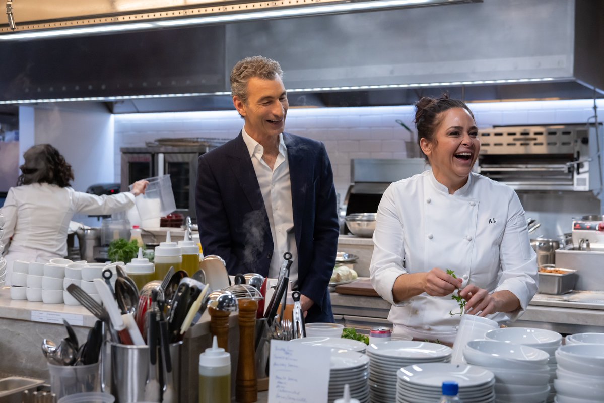 FoodNetwork's tweet photo. There's a lot on the line for home team chef @chefantonia when her friend and fellow Italian Fabio Viviani challenges @bflay's team to a battle Italiano! 

Watch a NEW episode of #TheLine tonight at 9|8c. https://t.co/MulVkk1ib3