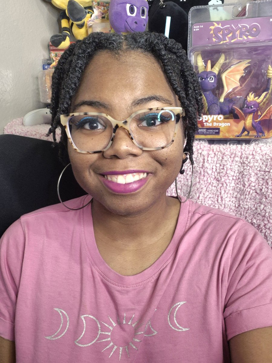 MegabyteMegan's tweet photo. First time wearing Mini Twists❤️ https://t.co/dGYElDPRKr