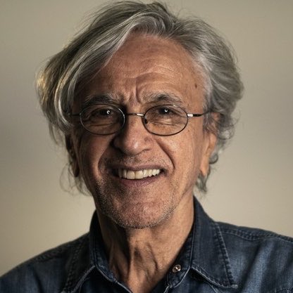 updatecharts's tweet photo. Caetano Veloso VENCE ação contra emissora mineira após ser chamado de pedófilo e estuprador. Os responsáveis foram condenados ao pagamento de R$ 140 MIL em indenização. https://t.co/5TKQP1d0mk