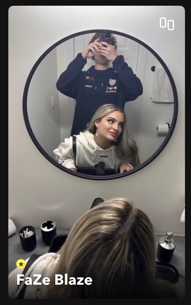 thatkidwally's tweet photo. if i fall off and u see my clickbating my girlfriend on snapchat like this for money i give you full permission to shoot me dead https://t.co/laoCQqXjFR