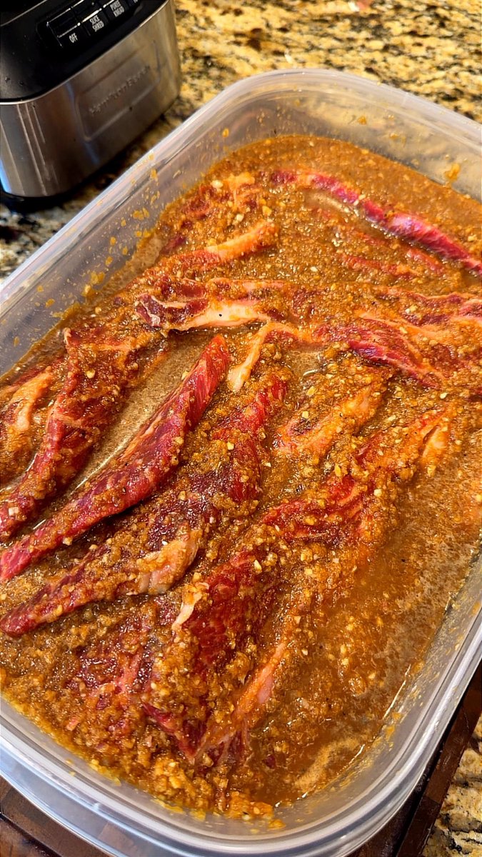 MiaNWonderland's tweet photo. Making my sonโs favorite again.
#HomemadeMarinades #ShortRibs https://t.co/cuVefSNmY8