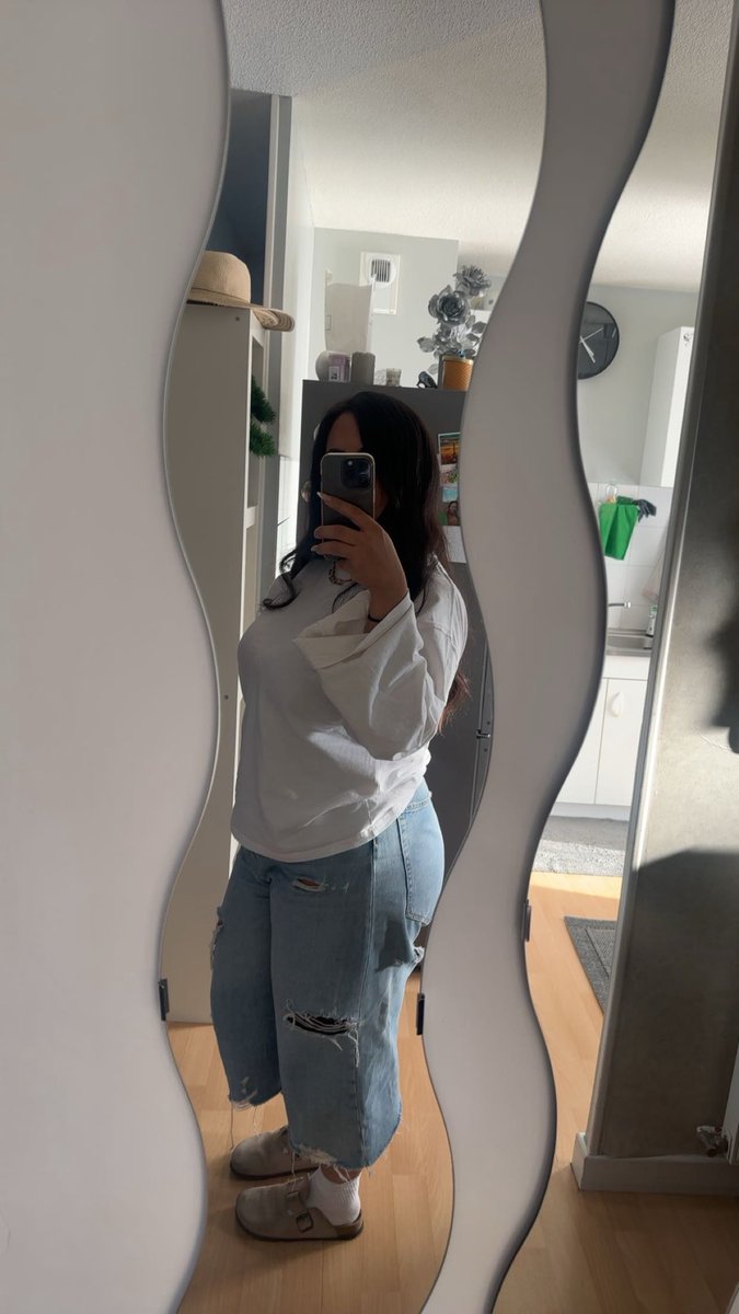 prv____leilaaa's tweet photo. Les soumis de Lyon dispo ce wk manifestez vous !! 
Je veux des soumis à chaque heure de la journée 🫦😘(je pourrais recevoir et les pratiques possibles sont :ballbusting , féminisation,raceplay, feetfetish,cashmeet, dab, humiliation , coups)

moneyslave paypig atm sissy https://t.co/wrvlTW54LL