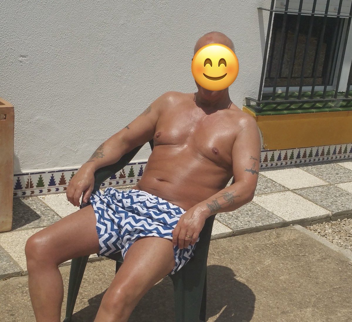 sunloverbrit's tweet photo. Happy days 😈 I’m a bottom if you think it’s worth it? 🍆🍑💦😈 https://t.co/TpsEdaCcVo