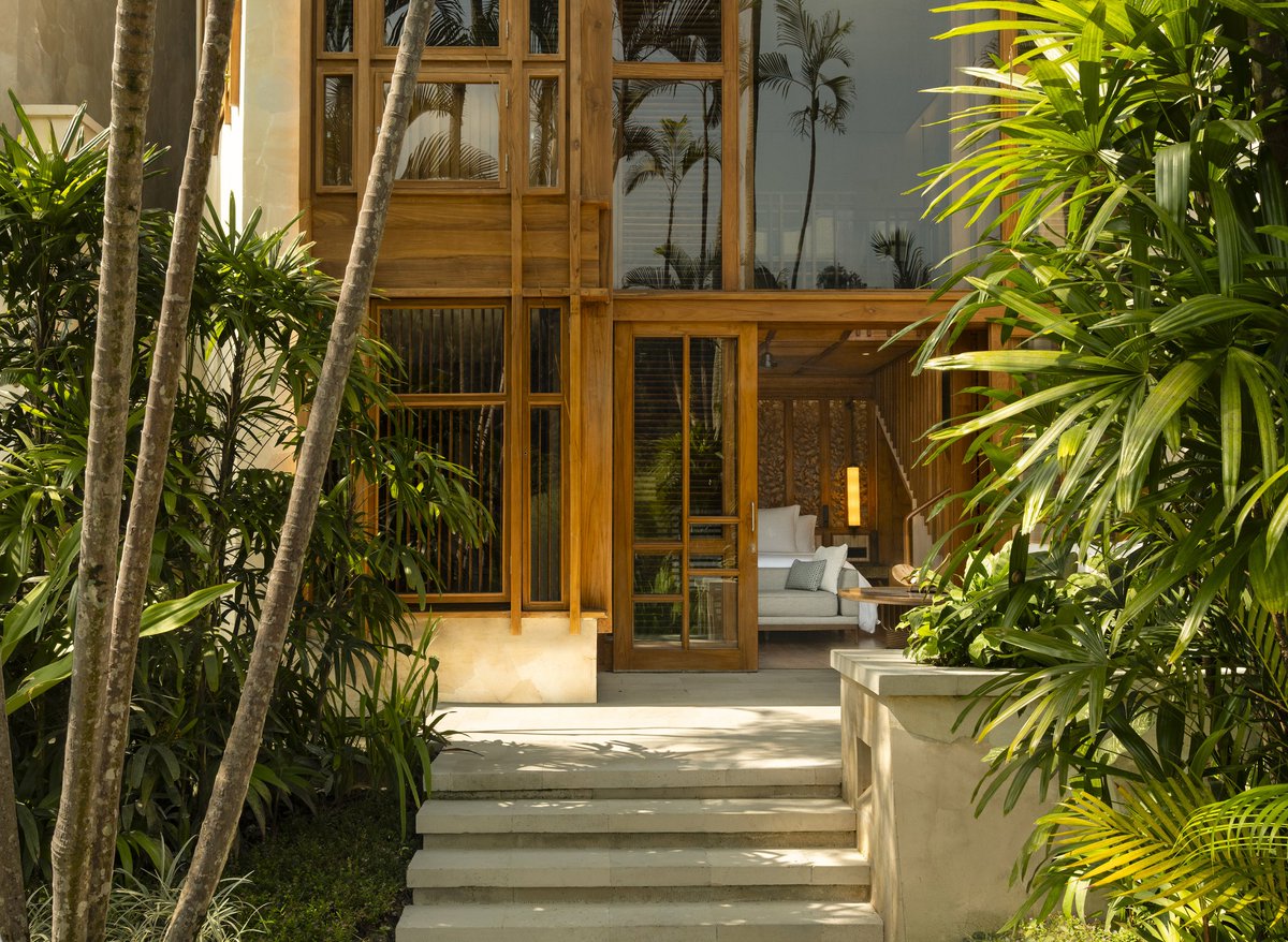 cppluxury's tweet photo. Four Seasons Resort Bali at Sayan unveils newly renovated suites

https://t.co/1Btg97Rc9Y (full article)

#FourSeasons #FourSeasonsBali #Bali #Sayan #luxuryhotels #luxuryhospitality #luxury #hotels #luxurysuites #SuiteLife @FourSeasons https://t.co/UxljxPtozk