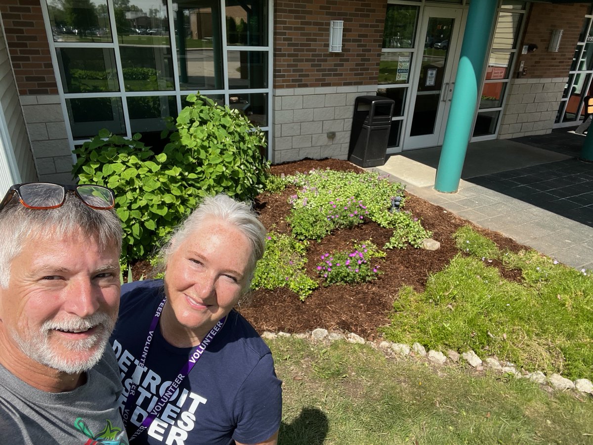 FirstStepPeace1's tweet photo. First Step's Volunteer Awardees, John and Karen Szkutnick, have also been selected by the @UnitedWaySEM for the 2026 Volunteer Honor Roll. Congrats to Karen and John! 
You can also read a wonderful article about them and their passion for volunteering at https://t.co/fUbaVq8fYP https://t.co/TGpKXWnICJ