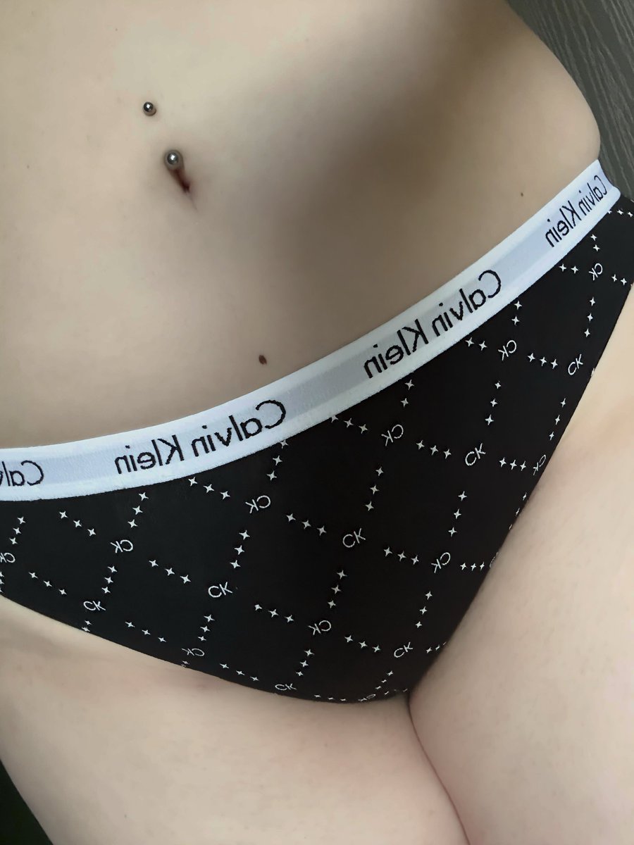 thevivienwinter's tweet photo. Dm for prices 💋 https://t.co/L36vK3eNyJ