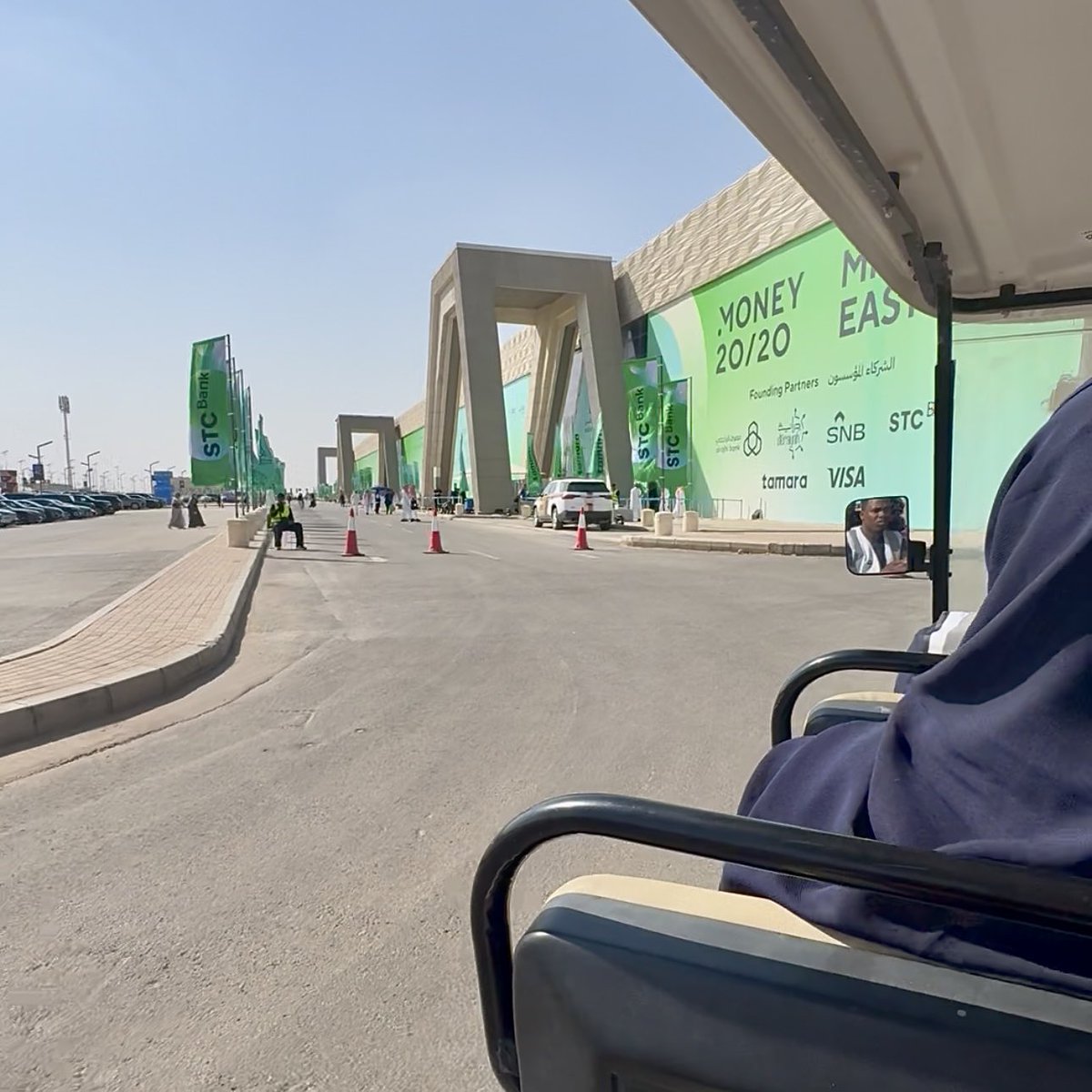1iev1's tweet photo. اليوم العشوائي الي تسوون فيه كل شي https://t.co/66jh16Eis3