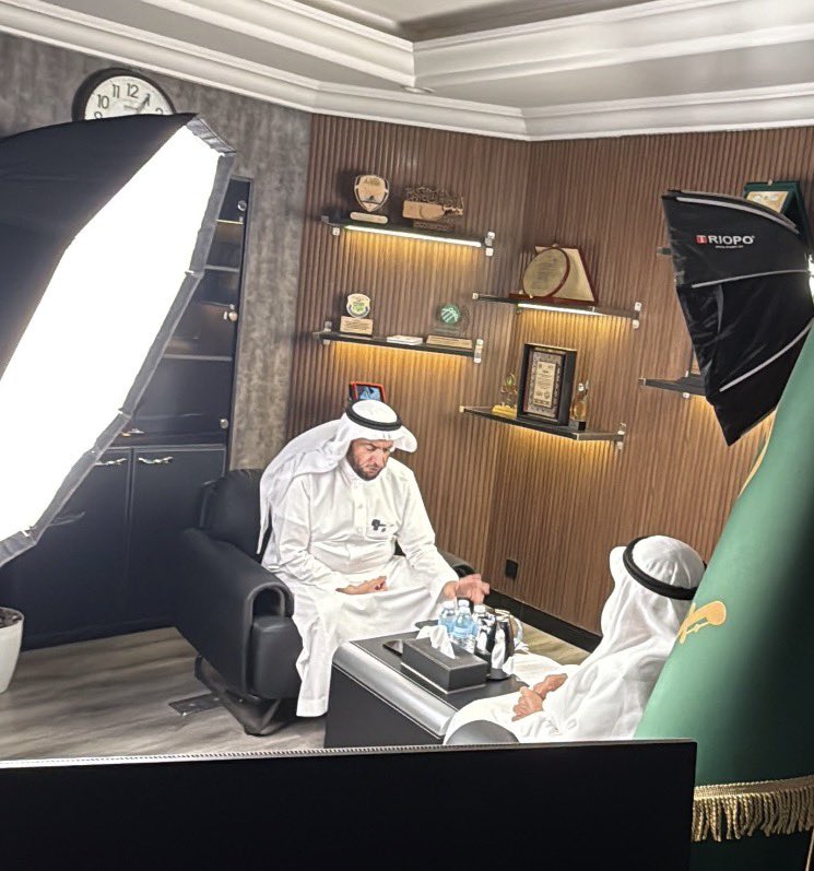 m_almegren's tweet photo. بحمد الله صدرت رخصة بودكاست " حياكم مع المقرن" وهو برنامج يتناول لقاءات عن سير ذاتية وقضايا فكرية واجتماعية وتاريخية مع عدد من الشخصيات .
أسعد بكل مقترح ونقد وتوجيه منكم.
واشرف بكل رعاية للبرنامج. للتواصل: @Hayakum100. 
hayakum100@gmail.com
مع الشكر والتقدير للهيئة العامة لتنظيم الإعلام على الموافقةوسرعة الإنجاز.