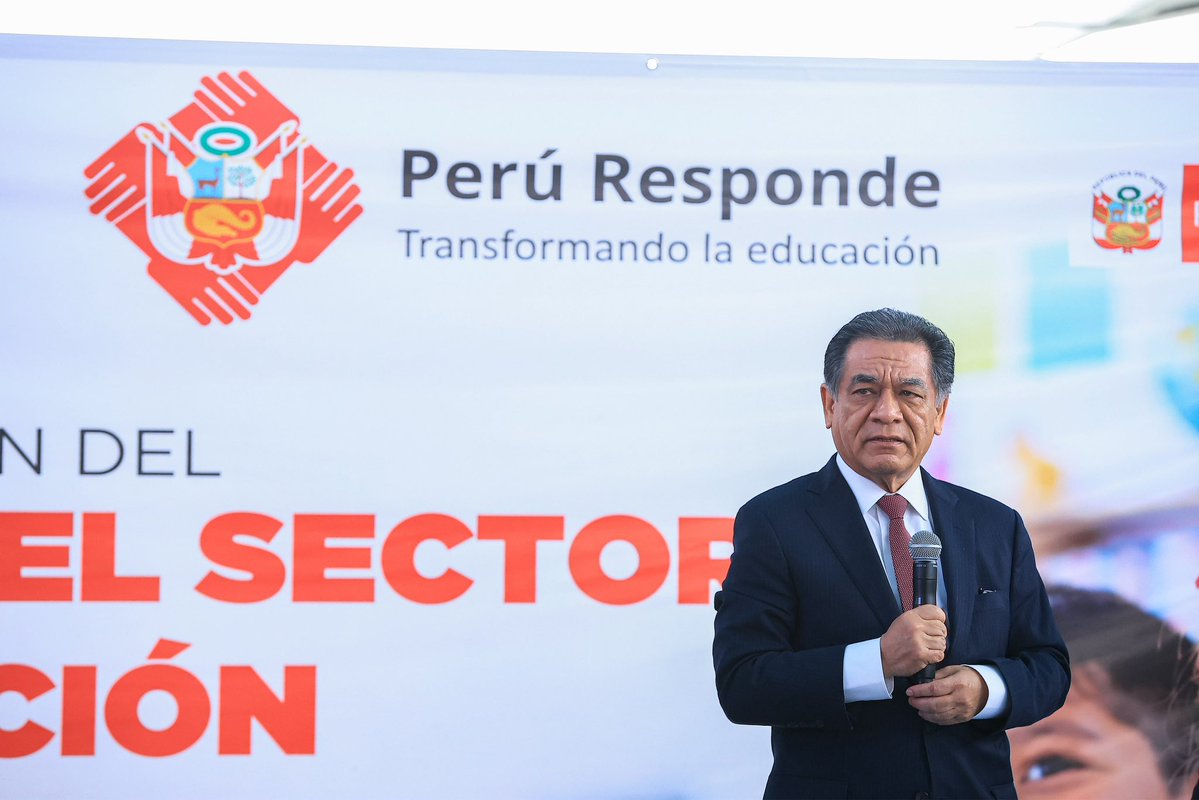 presidenciaperu's tweet photo. Una educación preparada para transformar el futuro del Perú.

La presidenta Keiko Fujimori, junto al ministro de Educación, José Antonio Chang, presentó el Plan Nacional de Educación 2026-2031, una hoja de ruta para mejorar los aprendizajes, fortalecer la infraestructura y conectividad, potenciar la formación docente e impulsar la educación técnica en todo el país.

El plan también contempla respuestas educativas adaptadas a cada territorio y acciones de prevención para garantizar la continuidad de las clases frente al Fenómeno El Niño.