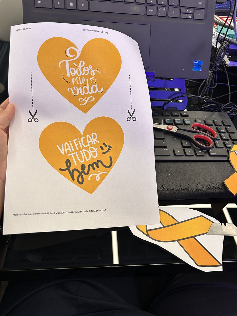 rubybyexo's tweet photo. Por mim eu só colocava aquela música não se mata Carlos pra tocar o dia todo em looping https://t.co/Bntt8AZ9h9
