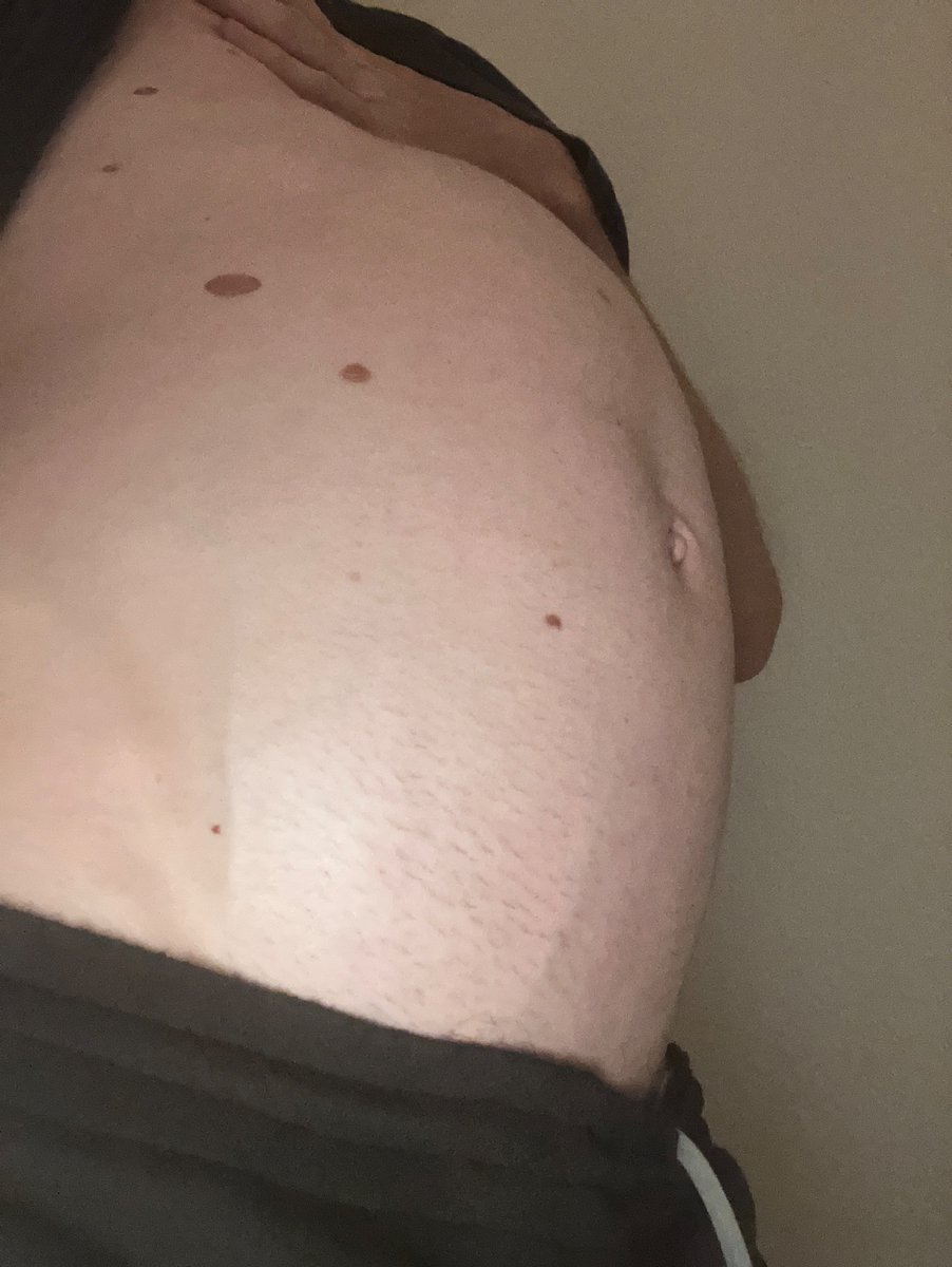 ollistheballoon's tweet photo. Found these on my phone. Air filled belly. https://t.co/0RNgUUdK4l