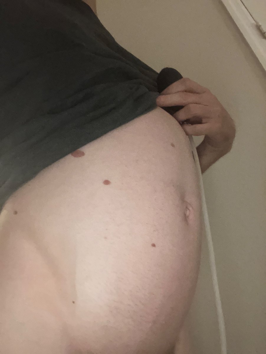 ollistheballoon's tweet photo. Found these on my phone. Air filled belly. https://t.co/0RNgUUdK4l