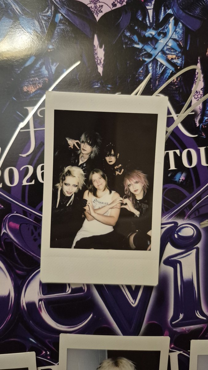 IamGroot64's tweet photo. My Jiluka concert loot 🥹 (also got a hoodie and t-shirt)
#jiluka #vkei #v系 https://t.co/KbULYNrcq4