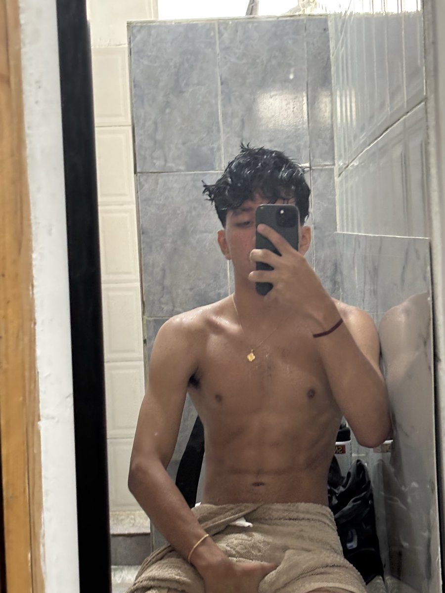 imnotdnel_'s tweet photo. Nada mejor que una ducha despues de entrenar

#rt #viral https://t.co/jvZGNDwpJW