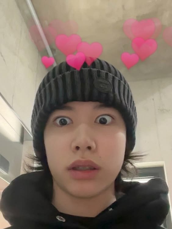 coeromji's tweet photo. Hi, people! This user is looking for moots ~

Ely or eom (ur choice)
- Bi
- She/her #09
- Not new to #stantwt ! 
- New to #coerville &amp; #shottieville 
- I write aus, oneshots and etc!
- Need active moots :<<

I appreciate ♡  |  ↺  ! https://t.co/fOOD0bvvo4