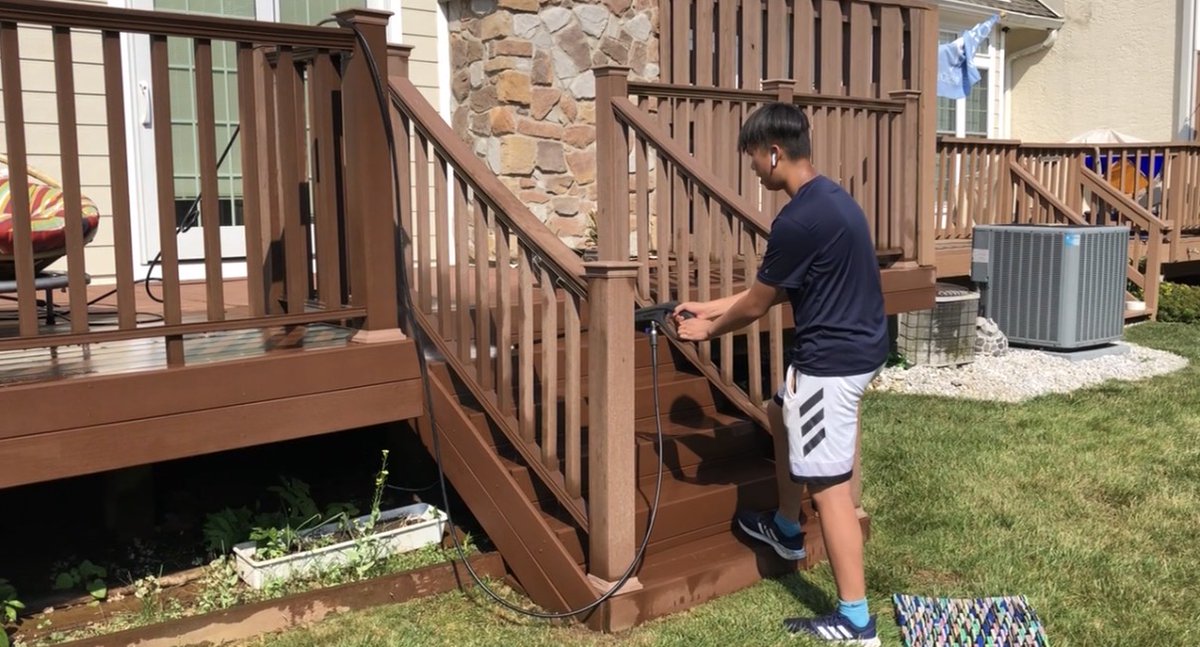 imaarontang's tweet photo. At 13, I wanted to get chipotle every day. My mom said no.

So I power-washed decks for all my neighbors, went door-to-door, made flyers, the whole thing.

I could afford a bowl every day, but I was sick of cleaning patios :( https://t.co/NJ0BIBEtYw