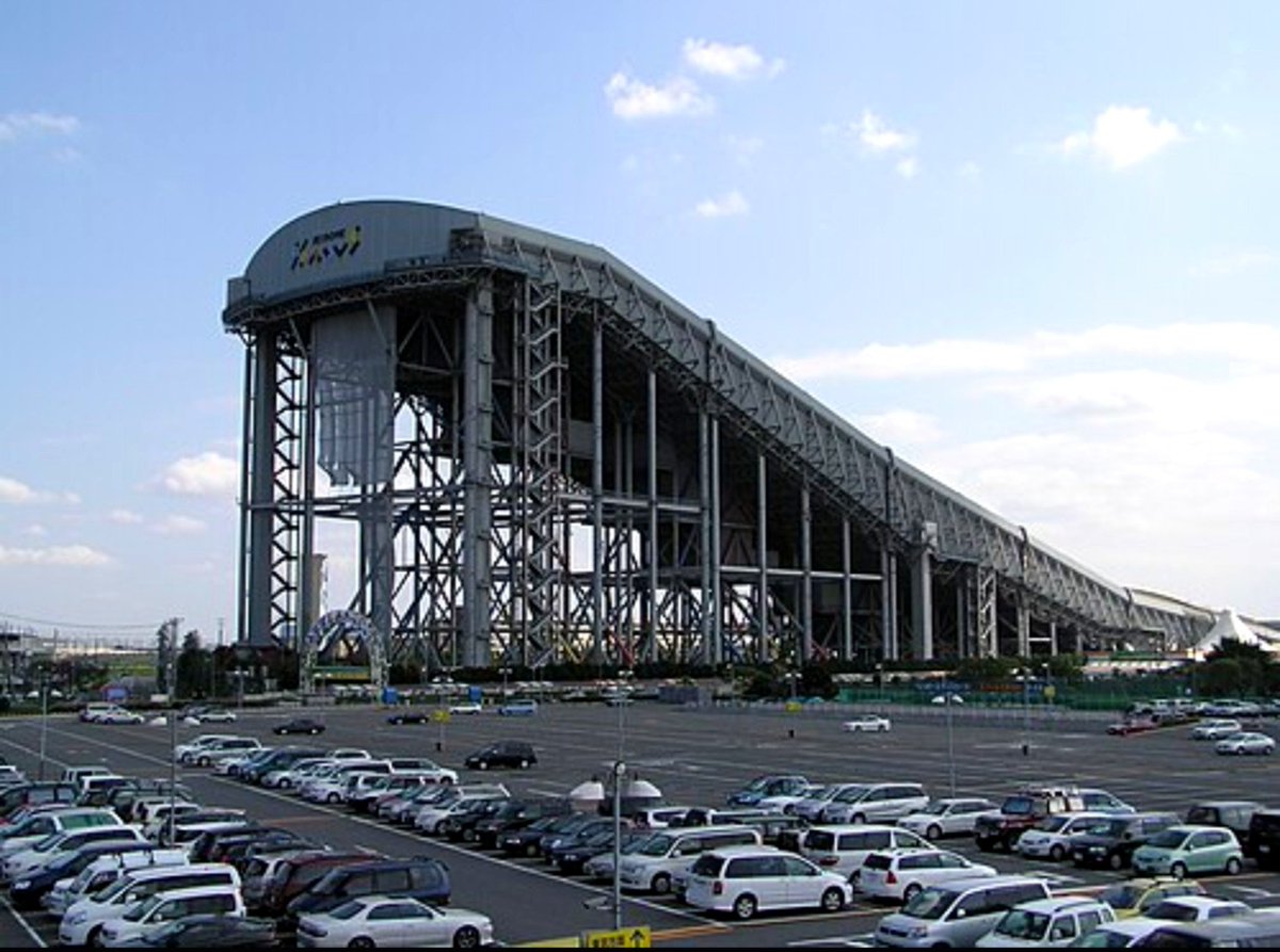 Retrohayate's tweet photo. 4679.ららぽーとスキードームSSAWS
1993年～2002年まで㈱ららぽーと(現 三井不動産商業マネジメント㈱)が運営していた屋内スキー場です。当時世界最大かつ史上最大の屋内スキー場だった本施設はその規模から注目を集め人気を博しましたが、元々10年間限定の施設だった為2002年閉鎖されました。 https://t.co/CsdsVb5oXg