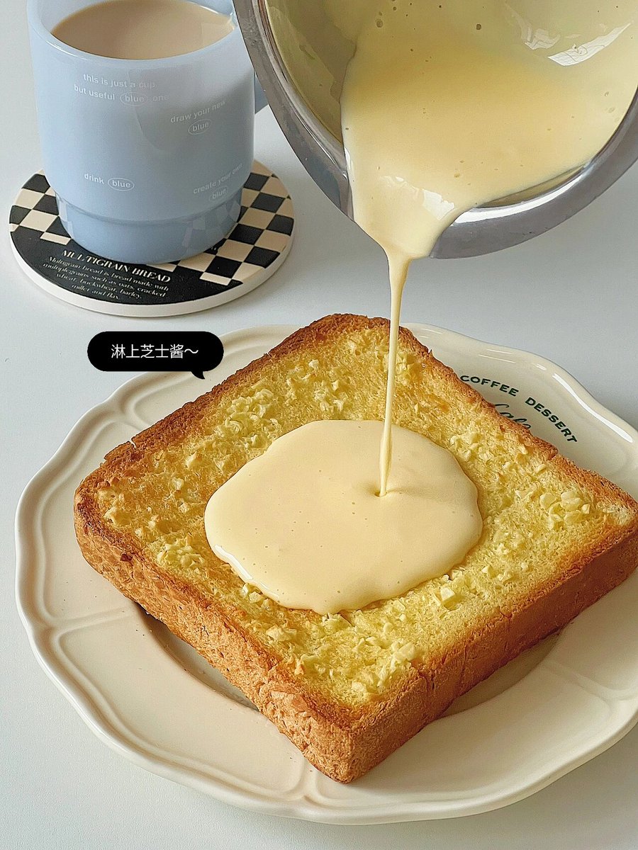 AlysiaRobeyedp's tweet photo. Craving comfort food Whip up 10-minute garlic butter toast with melted cheddar today—crunchy, savory, and zero fancy skills needed! https://t.co/NUmjMki7W4