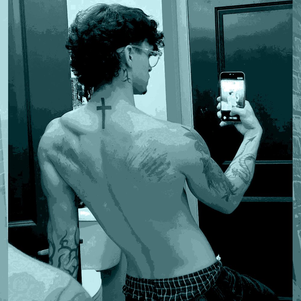 hotboykalii tweet picture