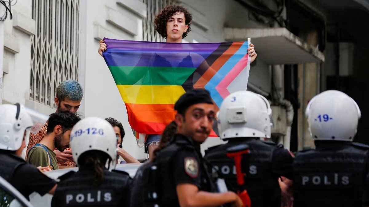 pgis11's tweet photo. We stand with all gay people in Turkey. https://t.co/WZ1XRRnIqa