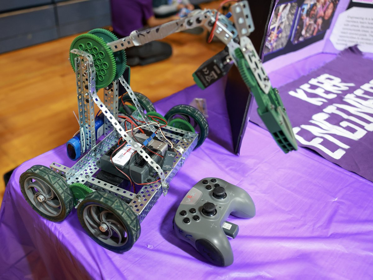 MsAyersGrad's tweet photo. 🚨ALIEF, IT’S #NATIONALCODING WEEK! 🤖 9/14–9/20. Let’s get our students CODING, CREATING & INNOVATING! 🚀 From first click to first code—every student can be a creator!
What will YOUR campus do to bring coding & digital literacy to life? Reach out to us for ideas! #AliefCodes https://t.co/dQ2Q6iPtUu
