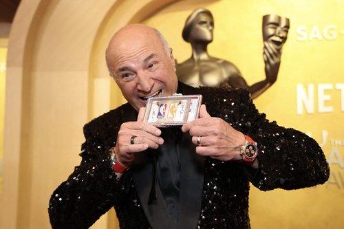 JFarrisCFP's tweet photo. Kevin O'Leary shows that financial wellness isn't about spending excessively. Even high net worth professionals benefit from saving. Embrace evergreen financial planning by seeking value, like buying $29 jeans, as part of a smart sa https://t.co/P32h0NWovV https://t.co/01rhwDI4DB