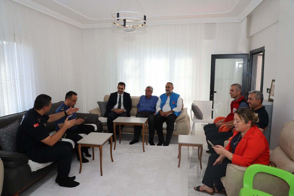 pazarcikmuft's tweet photo. 🇹🇷 ŞEHİT AİLELERİMİZE VEFA ZİYARETİ

Kaymakamımız Ökkeş Safa TÜRKOĞLU, İlçe Müftümüz Ali Osman UŞAK ve kurum amirleri; şehitlerimiz Nurettin ADEMOĞLU, Adem KUTLU ve Mustafa KATIRLI’nın ailelerini ziyaret etti.

Aziz şehitlerimizi rahmetle yâd ediyoruz.

@aliosmanusak https://t.co/XDvnBS3LaD