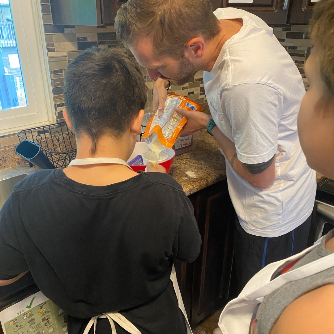 PivotPointFGC's tweet photo. Skill-building can happen in the kitchen, too. 🥣From baking to preparing fresh fruit, practical activities create opportunities to build confidence, independence, and #lifeskills that carry into daily life. #AutismSupport #Neurodivergent https://t.co/F4UUEblhSm