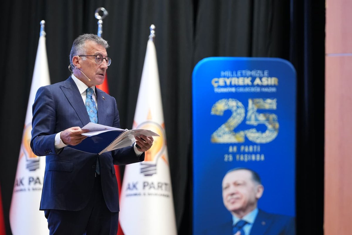 akpartiistanbul's tweet photo. TBMM AK Parti Grup Başkanımız Sayın Abdullah Güler’in katılımıyla gerçekleştirdiğimiz 3 Kademe İl Yönetim Kurulu toplantımızda, Terörsüz Türkiye sürecine ilişkin sunum ve değerlendirmeleri dinledik, teşkilat çalışmalarımızı ve İstanbul’umuzun gündemini istişare ettik.

Birlik ve beraberlik içinde, Daha Güçlü Türkiye hedefiyle çalışmalarımızı kararlılıkla sürdürüyoruz.