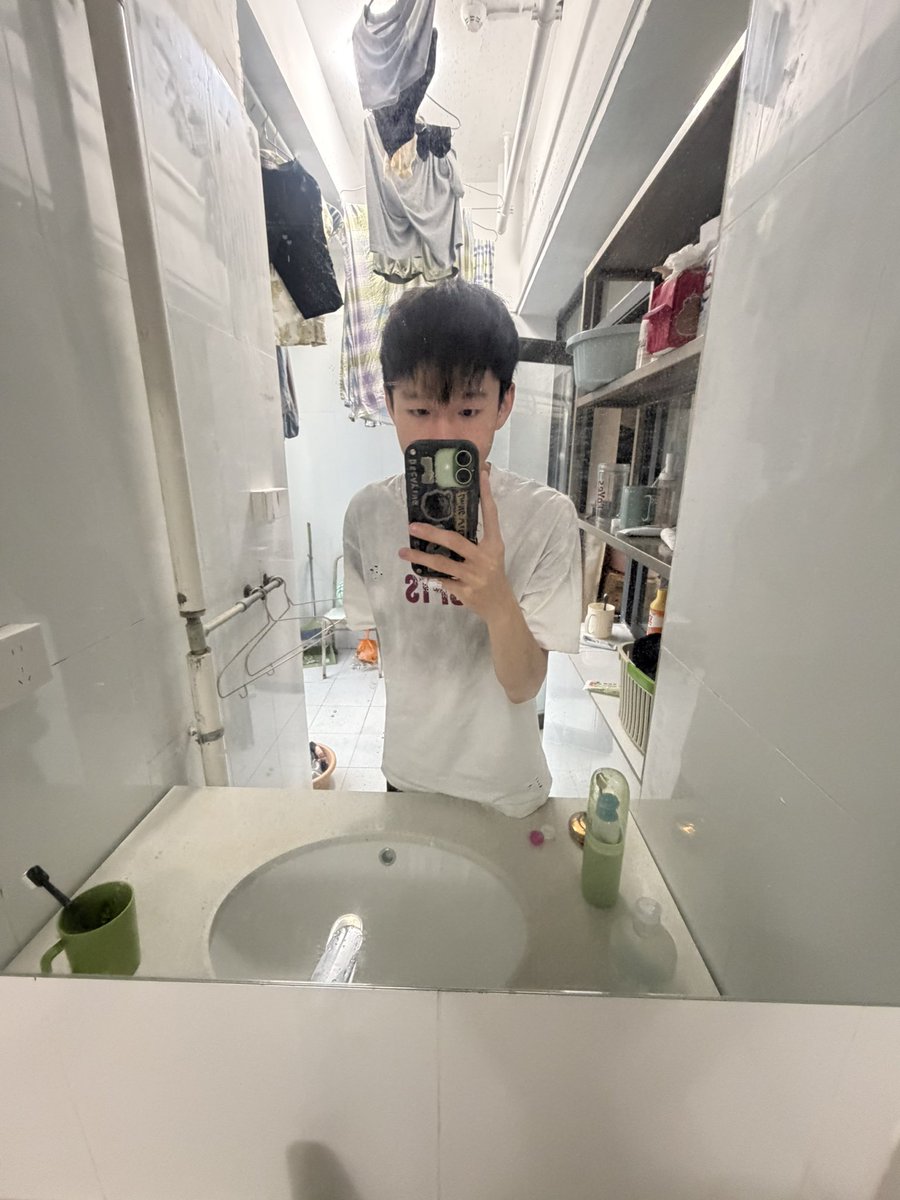 Sashuishui0m's tweet photo. 放个清水在这看看有几个人记得主包😇 https://t.co/9zPtrl1nnr