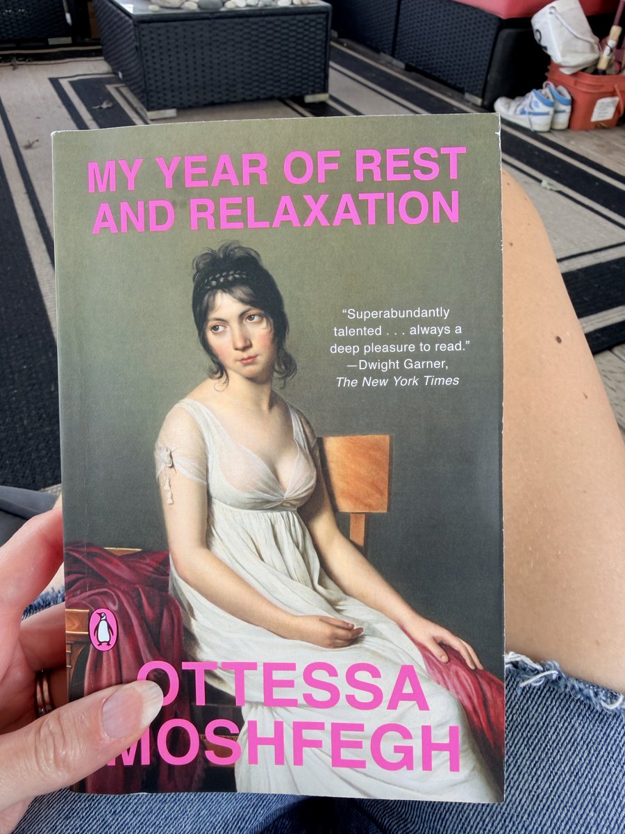 TaraSavelo's tweet photo. ❤️❤️📚👌🏼 https://t.co/QAqAoKjj9e