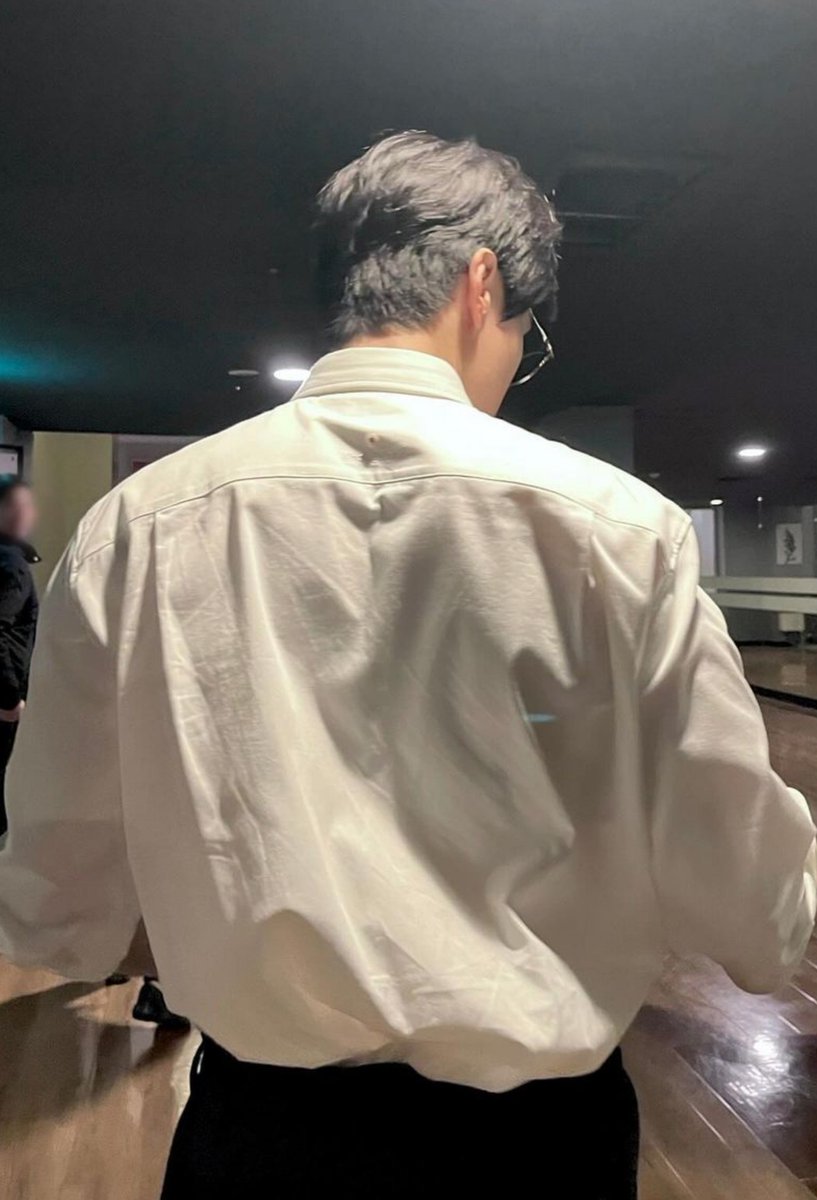 frostbrat's tweet photo. dongwook's back and shoulders 🫦 https://t.co/kUv07lxn73