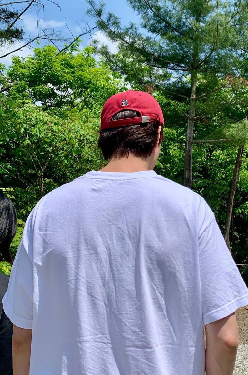 frostbrat's tweet photo. dongwook's back and shoulders 🫦 https://t.co/kUv07lxn73