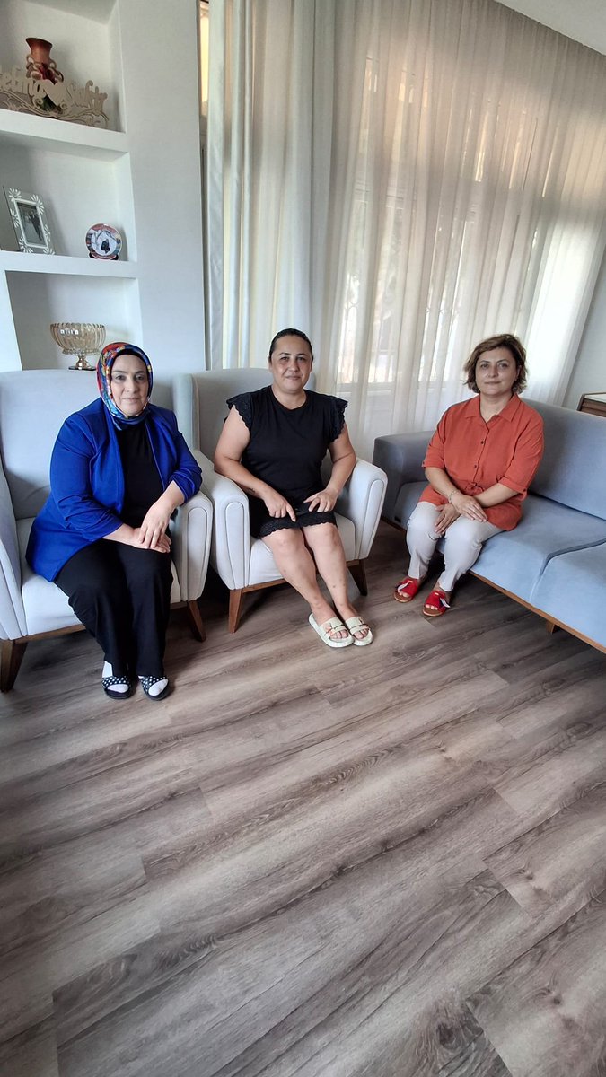 NevruzDoan2's tweet photo. Önceki dönem İlçe Kadın Kolları Başkanımız, kıymetli yol arkadaşımız Selma Türkibiş Demirci’yi ziyaret ettik. 

Geçmişten bugüne uzanan gönül bağımızı ve teşkilatımızın çalışmalarını değerlendirdik.

Nazik ev sahipliği ve samimi sohbeti için kendisine gönülden teşekkür ediyorum. https://t.co/qdwkl1jlNI