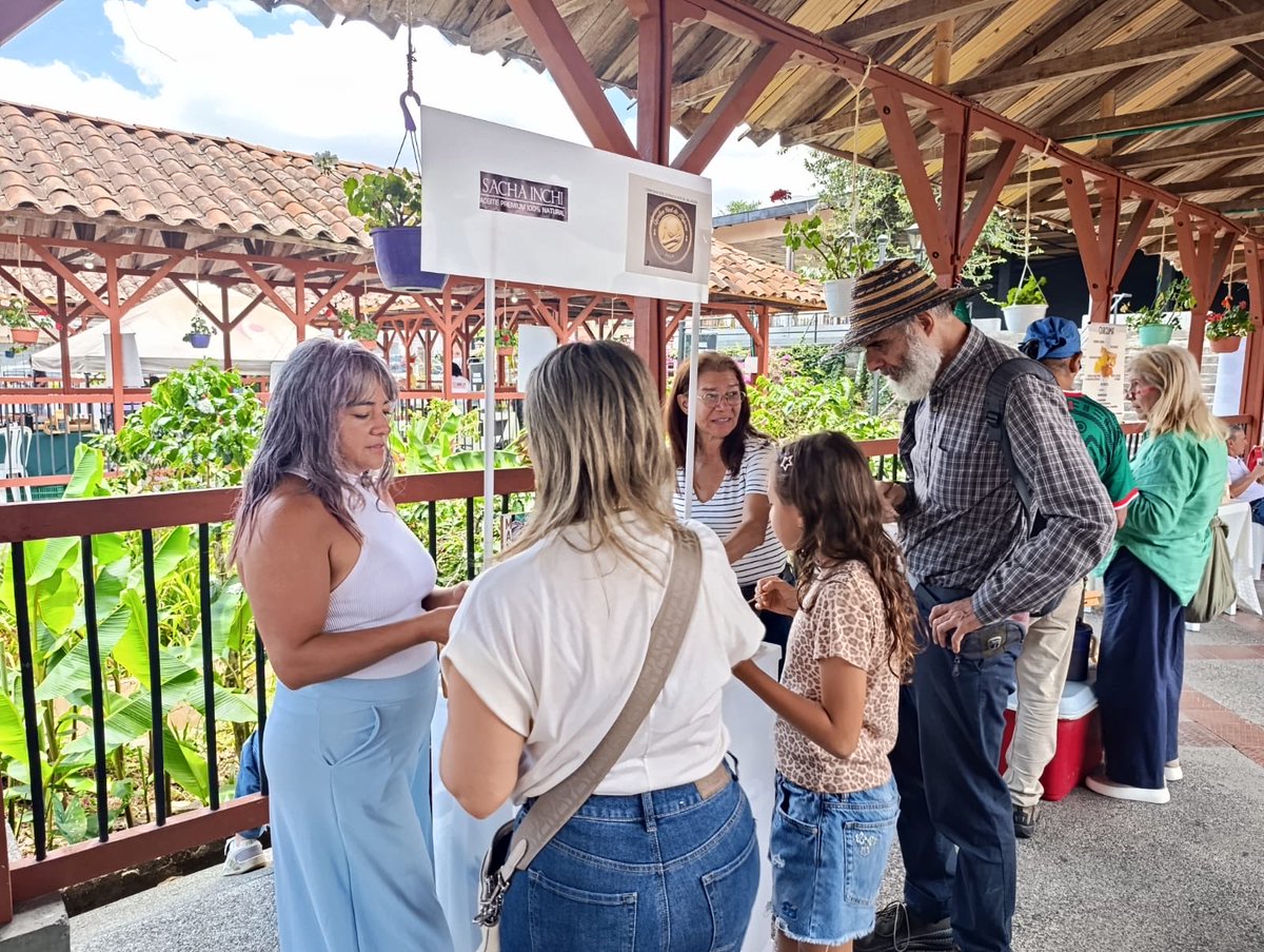 UsolidariaCo's tweet photo. 🌱La Agroferia Campesina del Quindío es un espacio para impulsar la reactivación económica, apoyar a los comerciantes y productores locales y acercar a la comunidad los sabores, saberes y productos que nacen en el departamento.

#AgroferiaCampesina #Quindío #EconomíaSolidaria https://t.co/w1RdOLfOTG