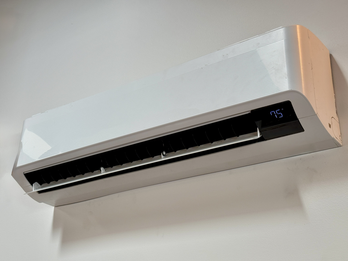All1Mechanical1's tweet photo. Ductless mini-split systems are a great solution for rooms without ductwork. They're efficient, quiet, and can be installed in a variety of building types. Contact us at (916) 345-3743 to learn more. https://t.co/vnI497hWTi 
 #DuctlessMiniSplit #HVAC #All1Mechanical https://t.co/9pCRiOzXlu