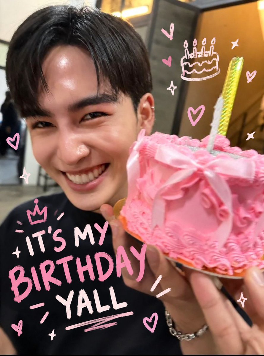 tatabenn's tweet photo. Happy Birthday to me ig🎂💅 https://t.co/LXq8OLXbWi